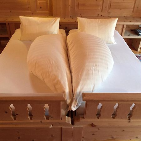 Hotel Chasa Sofia Scuol Pokój zdjęcie