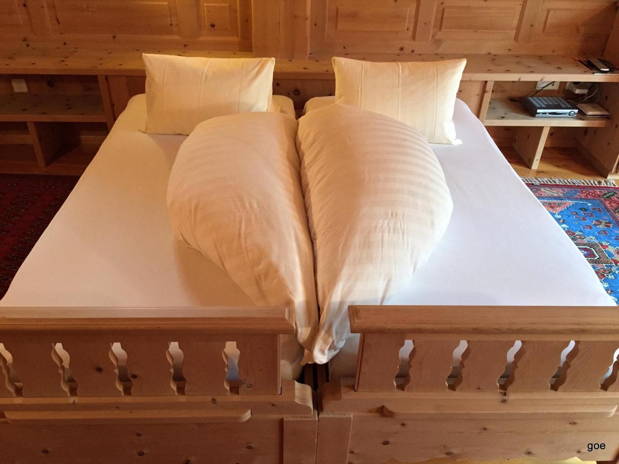 Hotel Chasa Sofia Scuol Pokój zdjęcie